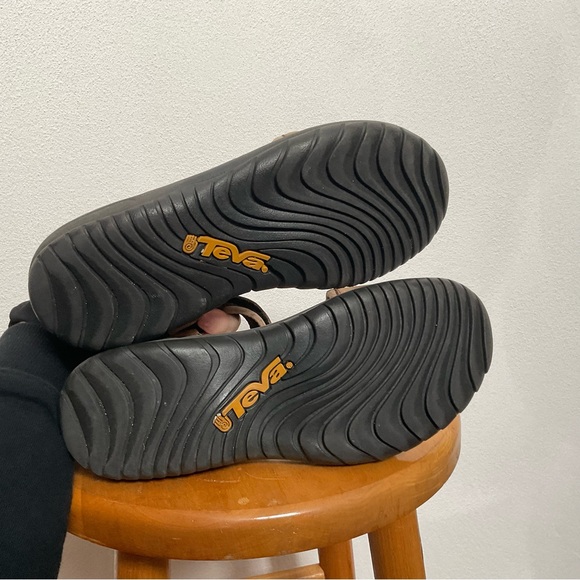 Teva Tan Waterproof Leather Adjustable Strap Sandals Size 9 Hiking Camping - Picture 4 of 5